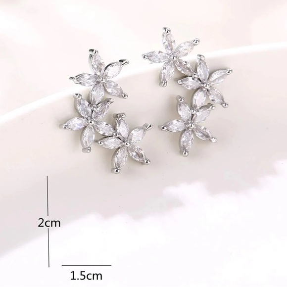⚜️ S925 Elegant Floral Earrings With Zirconia - Picture 5 of 5